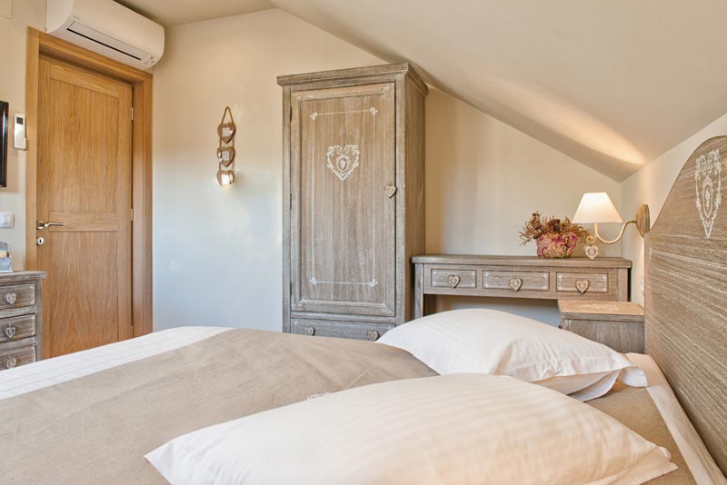 chalet-hovel